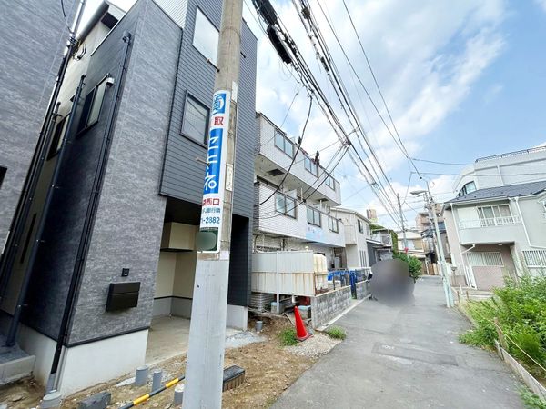 豊島区池袋1丁目新築戸建 前面道路含む外観