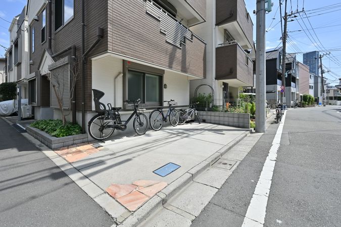 豊島区高松2丁目戸建 駐車場