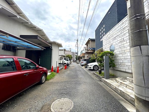 前面道路含む外観