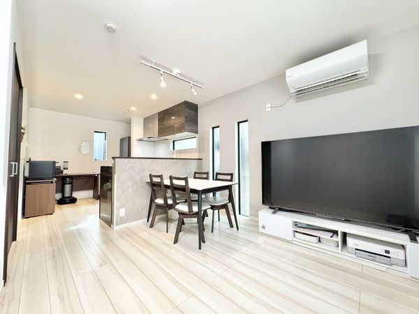 豊島区北大塚1丁目戸建 リビング