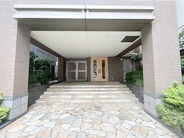 グランアビテ目白ステーションフロント エントランス グランアビテ目白ステーションフロント エントランス