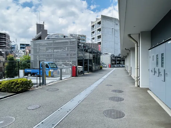 駐車場、駐車場アプローチ