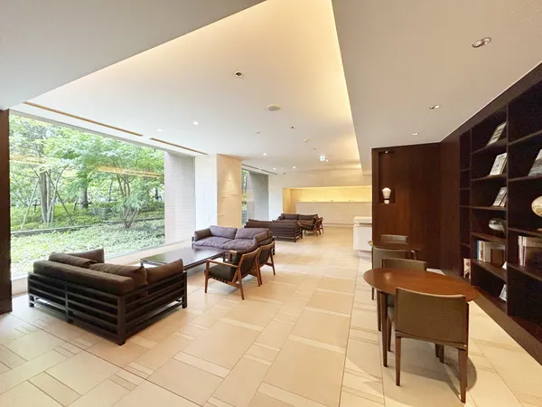 １階共用部分ラウンジ