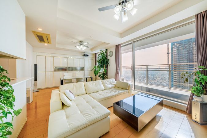 エアライズタワーライズアリーナビル リビング