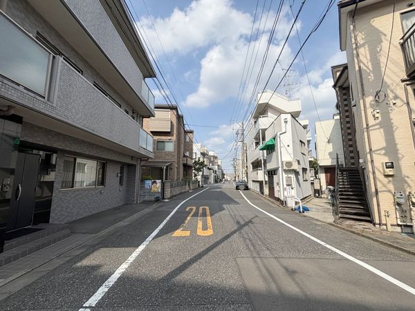 前面道路含む外観