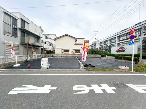 東京都板橋区高島平1丁目 前面道路含む外観 東京都板橋区高島平1丁目 前面道路含む外観