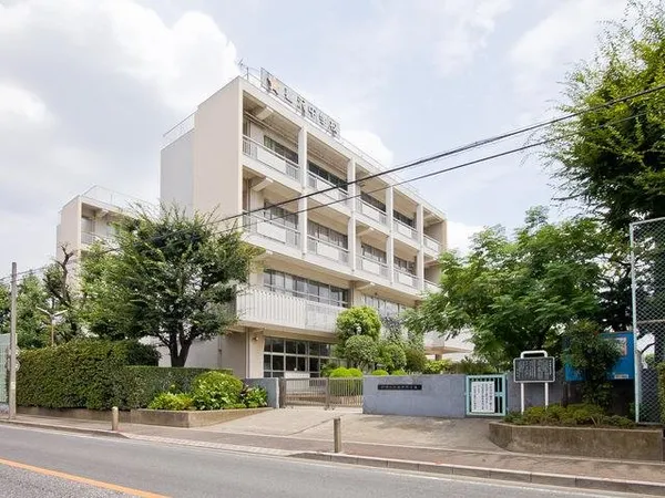 徒歩10分。
