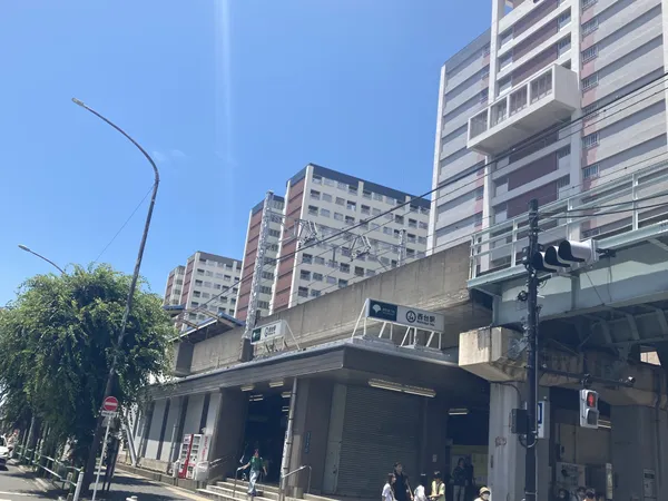 徒歩10分。