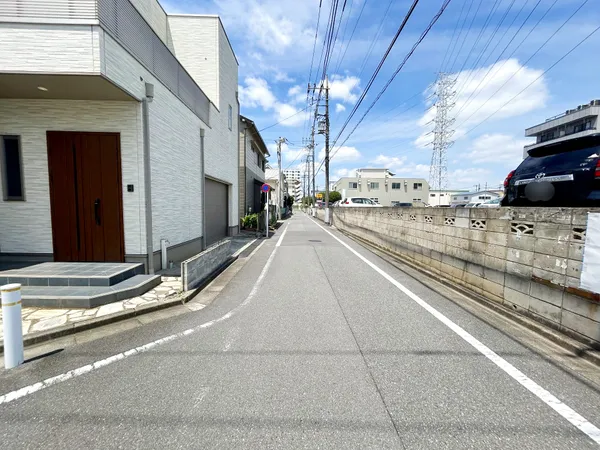 北側前面道路
