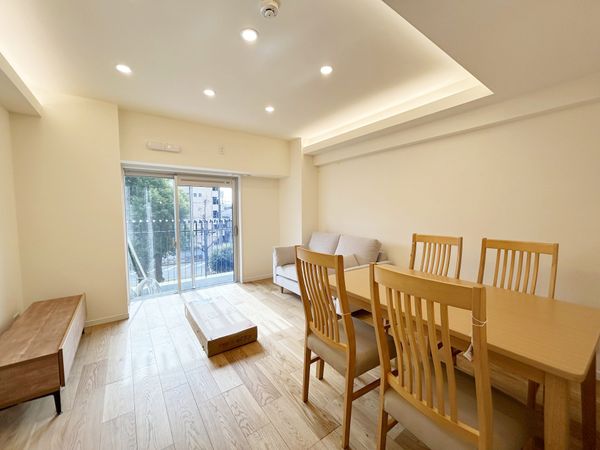 秀和蓮根レジデンス リビング