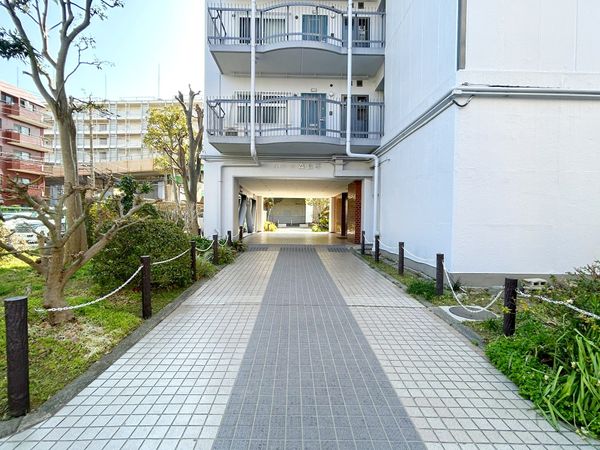 ハイラーク高島平 エントランス