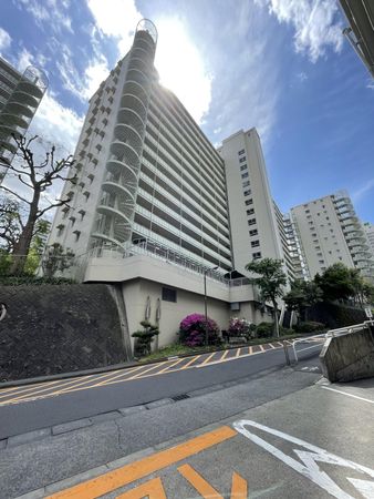 サンシティ B棟 駐車場