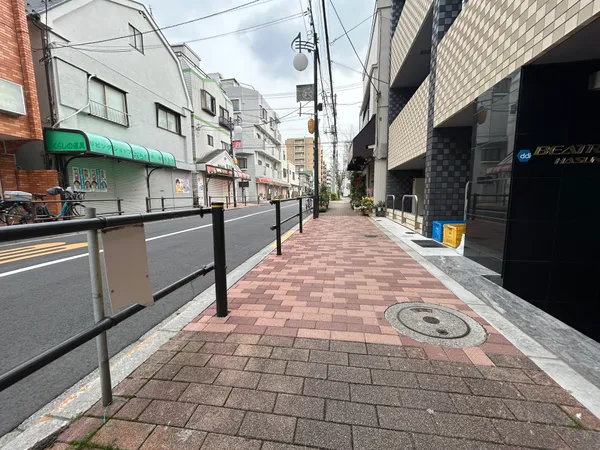 前面道路含む外観
