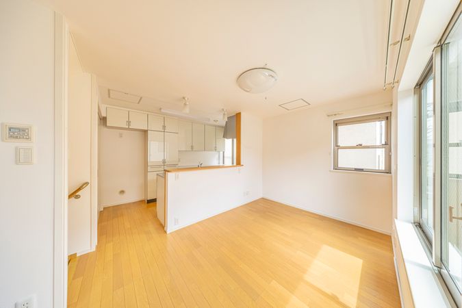 白山4丁目 戸建 リビング