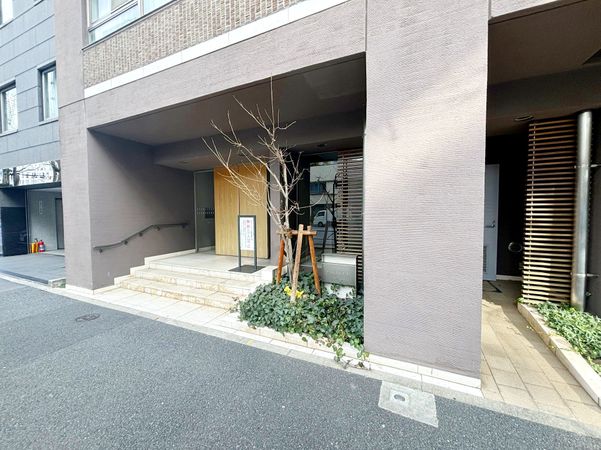 ライフェール新宿御苑ノースサイド エントランス ライフェール新宿御苑ノースサイド エントランス