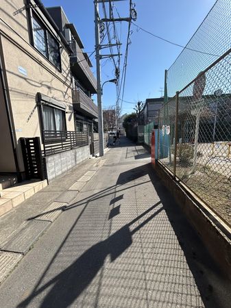 西ケ原3丁目 前面道路含む外観