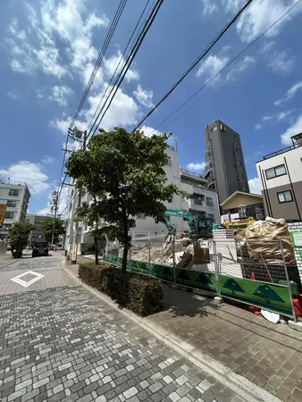 前面道路を含む外観