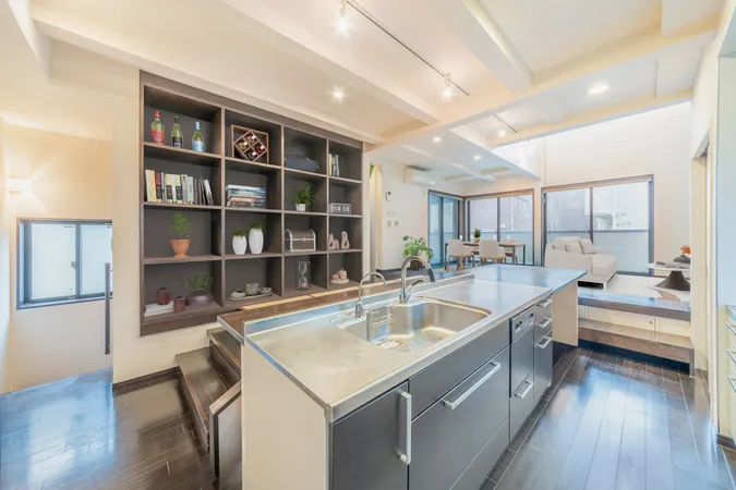 画像は実際の室内写真および間取り図をもとに、CGにて再現した「空室リフォームイメージ」に家具・調度品の配置例をCG合成したもので、実際とは多少異なります。また、家具等は販売価格に含まれません。