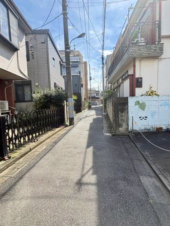 前面道路含む外観