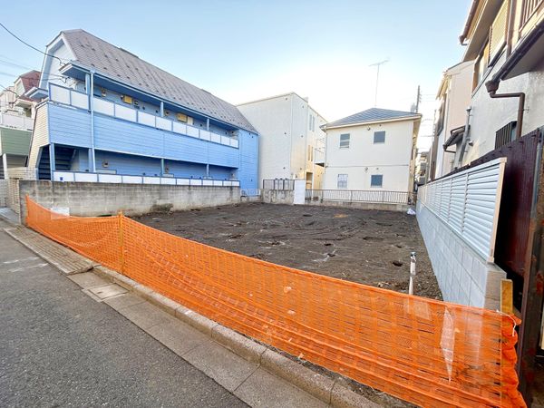 北区東十条6丁目 新築戸建B号棟 前面道路含む外観 北区東十条6丁目 新築戸建B号棟 前面道路含む外観