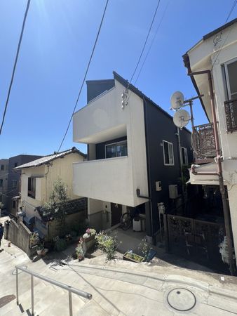 中野区本町2丁目 戸建 前面道路含む外観