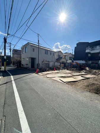 北区上十条4丁目新築戸建 1号棟 前面道路含む外観 北区上十条4丁目新築戸建 1号棟 前面道路含む外観