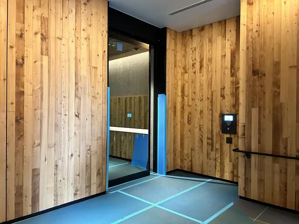 ダブルオートロック採用