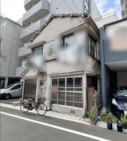 前面道路含む外観