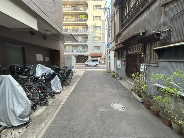 北側前面道路