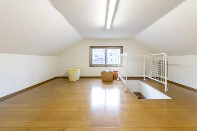 屋根裏収納