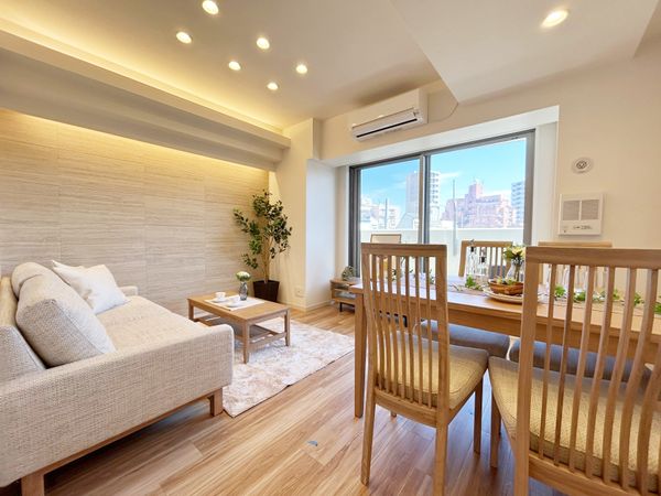 シュロス台東根岸 リビング