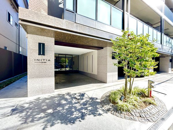 イニシア文京根津 エントランス