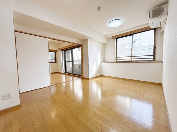 ナビウス根岸参丁目 リビング