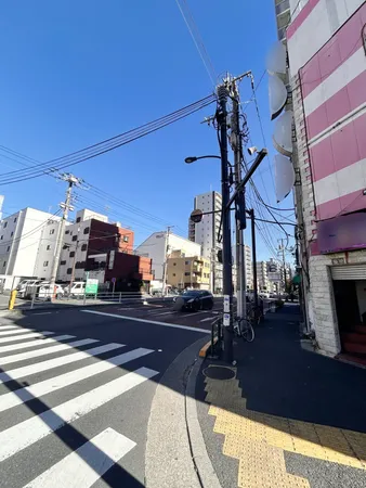 前面道路幅員約２１ｍ