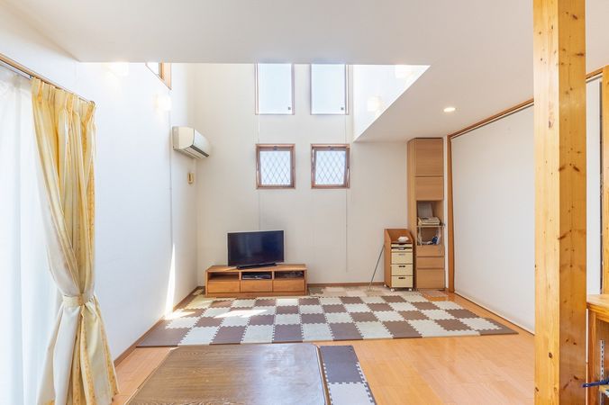 船橋市駿河台1丁目 戸建 リビング