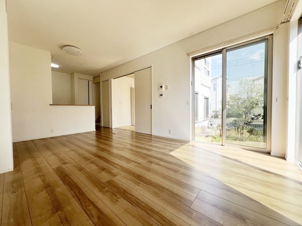 船橋市旭町3丁目戸建 リビング 船橋市旭町3丁目戸建 リビング