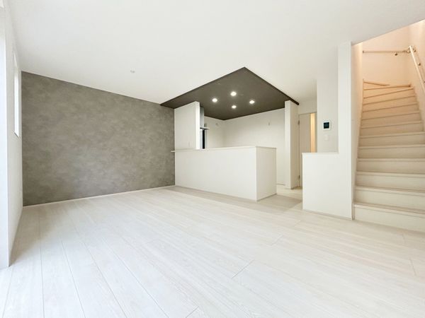 船橋市日の出2丁目 新築戸建 リビング