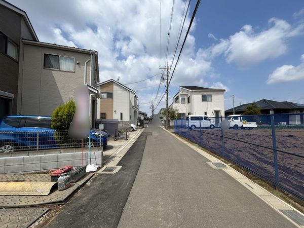 船橋市前貝塚町 新築戸建 1号棟 前面道路含む外観 船橋市前貝塚町 新築戸建 1号棟 前面道路含む外観