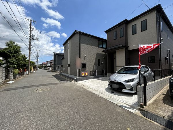 前面道路含む外観