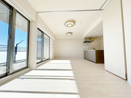 プレミスト船橋塚田 リビング