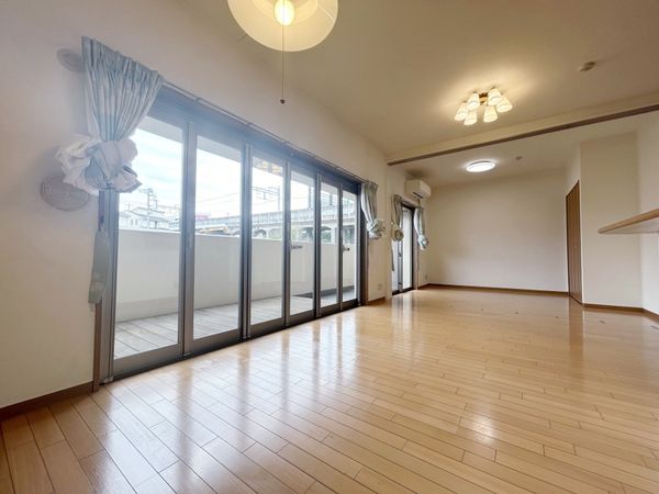 グランシティレイディアント船橋 リビング