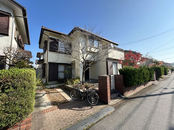 美浜4丁目 古家付き土地 前面道路含む外観 美浜4丁目 古家付き土地 前面道路含む外観