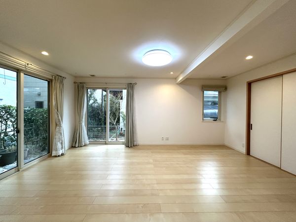 浦安市舞浜2丁目 戸建 リビング