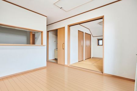 浦安市海楽1丁目 戸建 リビング※画像は実際の室内写真および間取り図をもとに、CGにて再現した「空室リフォームイメージ」であり、実際とは多少異なります。