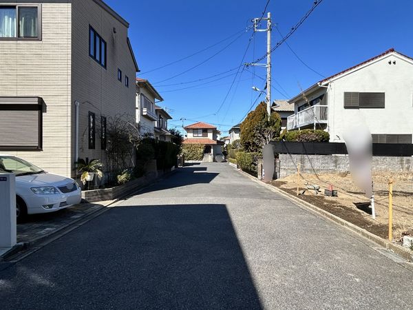 浦安市富岡1丁目新築戸建 1号棟 前面道路含む外観 浦安市富岡1丁目新築戸建 1号棟 前面道路含む外観