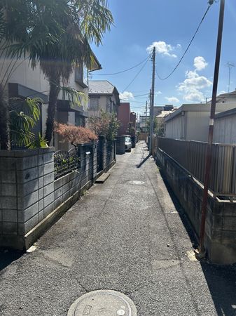 市川市新田4丁目 土地 前面道路含む外観