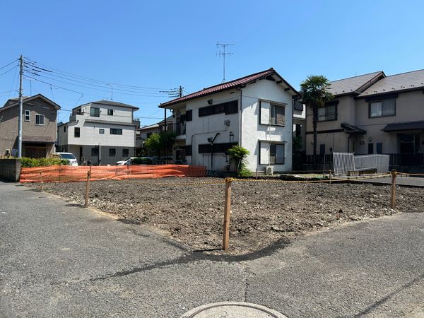 市川市新田4丁目 土地 前面道路含む外観