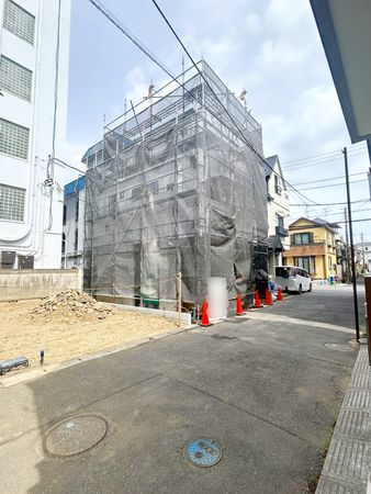 市川市大和田4丁目 新築戸建 前面道路含む外観 前面道路含む外観