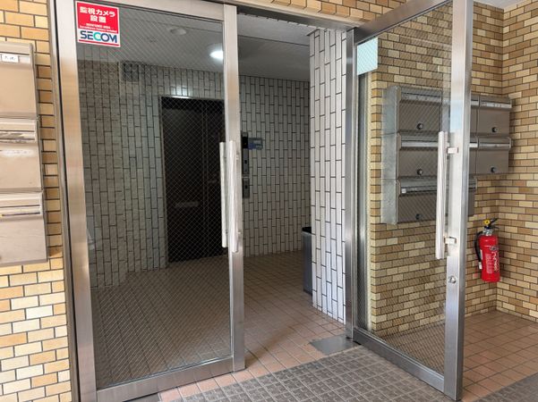キャニオンマンション本八幡 エントランス キャニオンマンション本八幡 エントランス