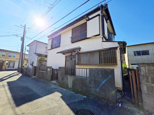 前面道路含む外観